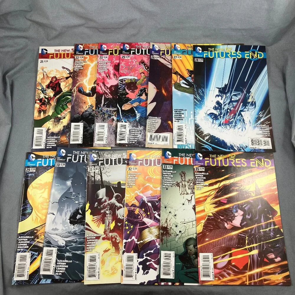 Futures End DC Comic Book 2014 Huge Lot of 26 Issues #1-8, #16+ - Picture 3 of 4